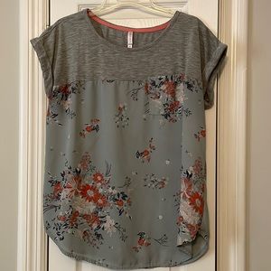 Woman’s blouse, size Medium.